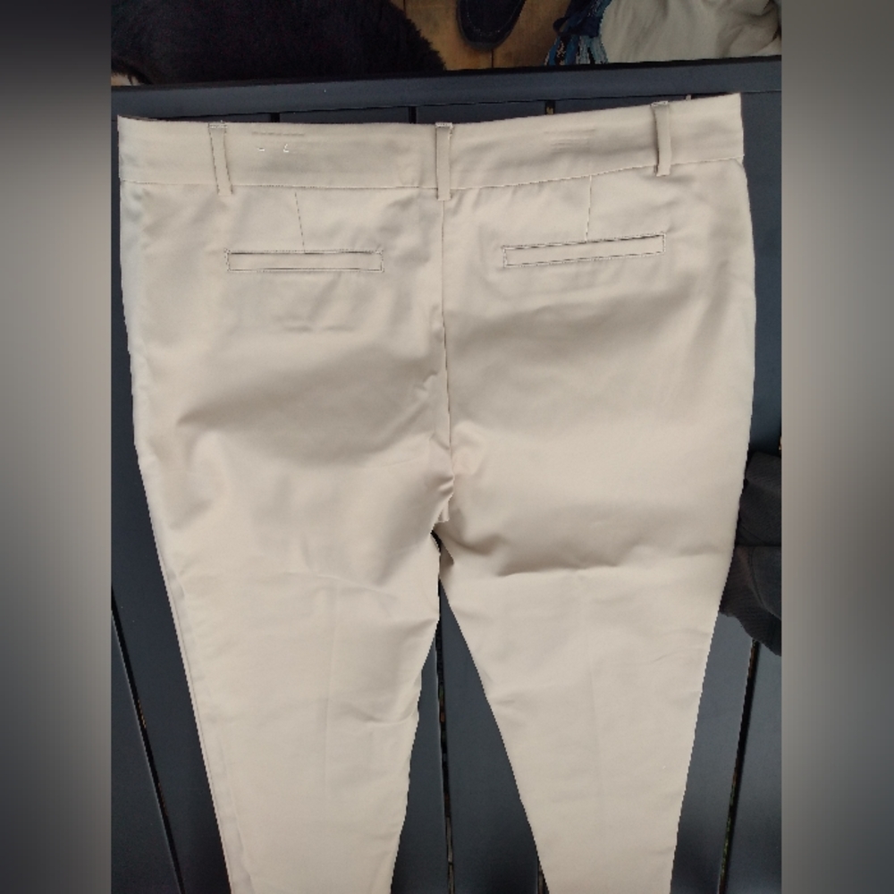 Alfred Sung Women's Khaki Coloured Cropped Dress Pants, Size 14, Like New - Picture 7 of 9